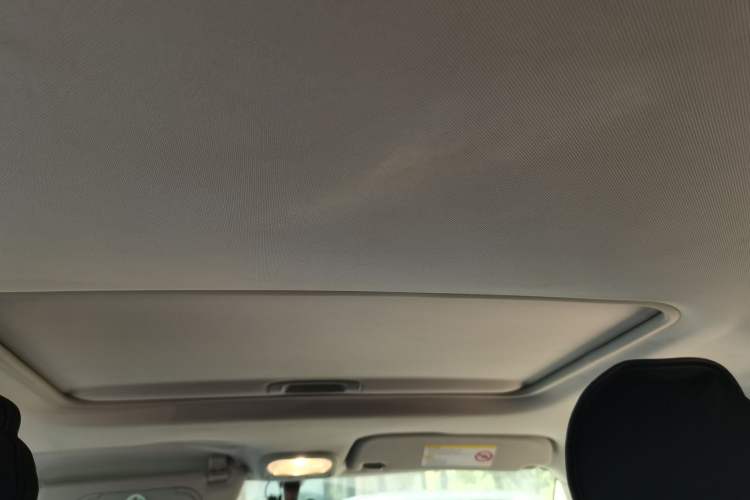 Used MG 3SW 2015 1.5L AMT Elite Model Headliner
