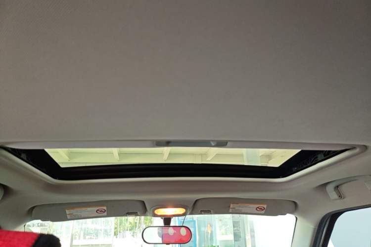Used MG 3SW 2015 1.5L AMT Elite Model Headliner