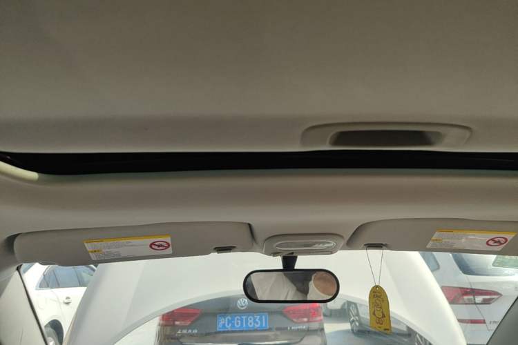Used MG 3SW 2015 1.5L AMT Elite Model Headliner
