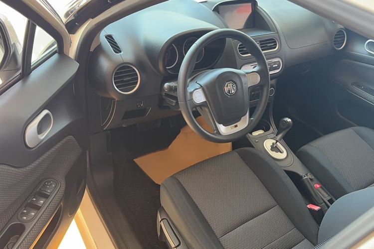 Used MG 3SW 2015 1.5L AMT Elite Model Interior 2