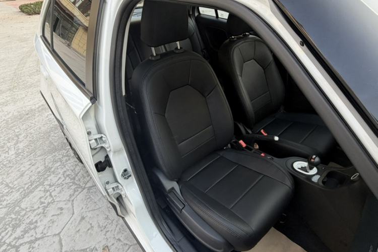 Used MG 3SW 2015 1.5L AMT Elite Model Interior 4