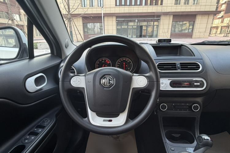 Used MG 3SW 2015 1.5L AMT Elite Model Interior 6