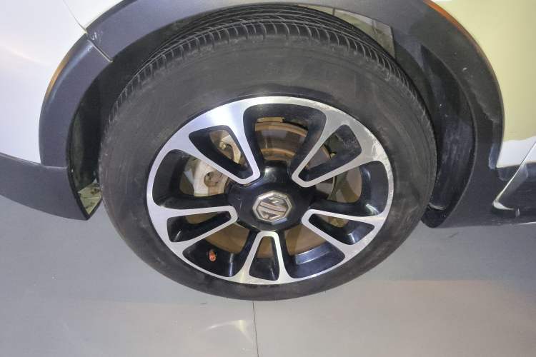 Used MG 3SW 2015 1.5L AMT Elite Model Left Front Wheel Hub