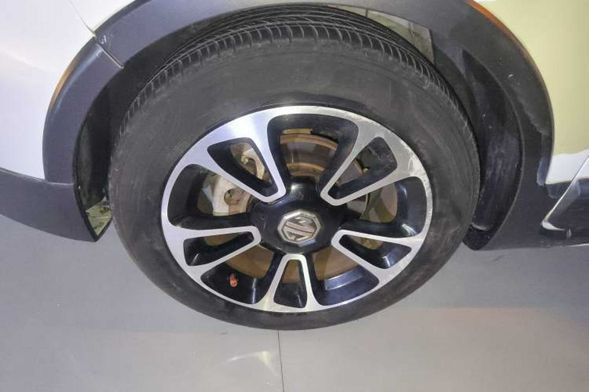 Used MG 3SW 2015 1.5L AMT Elite Model Left Front Wheel Hub