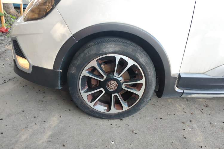 Used MG 3SW 2015 1.5L AMT Elite Model Left Front Wheel Hub