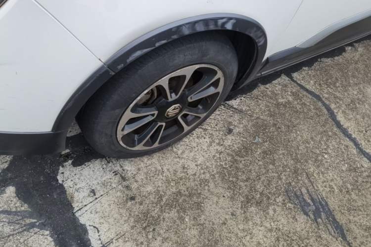 Used MG 3SW 2015 1.5L AMT Elite Model Left Front Wheel Hub