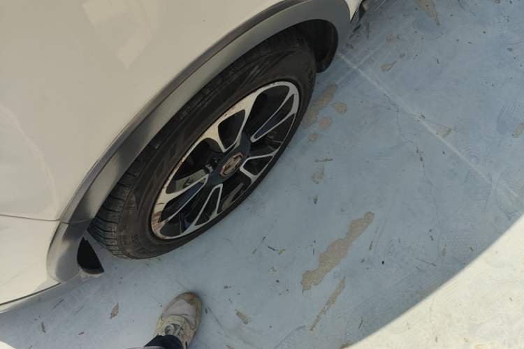 Used MG 3SW 2015 1.5L AMT Elite Model Left Front Wheel Hub