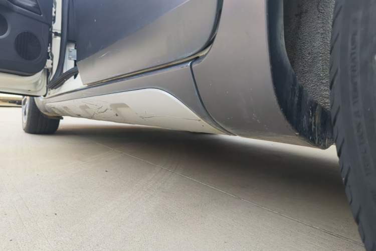 Used MG 3SW 2015 1.5L AMT Elite Model Left Side Sill