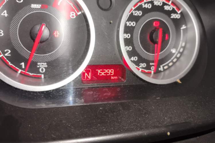 Used MG 3SW 2015 1.5L AMT Elite Model Odometer Close Up