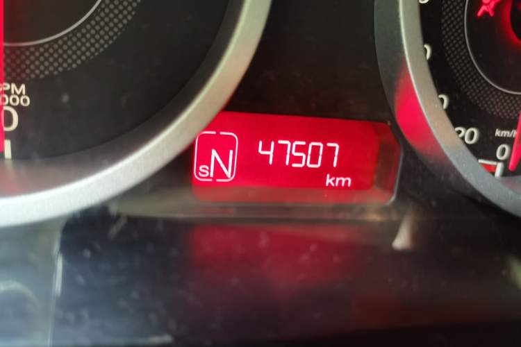 Used MG 3SW 2015 1.5L AMT Elite Model Odometer Close Up