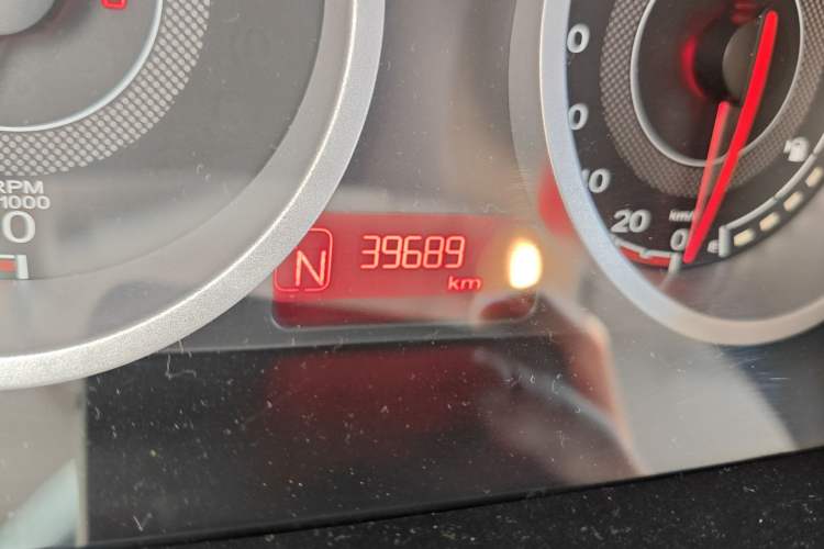 Used MG 3SW 2015 1.5L AMT Elite Model Odometer Close Up