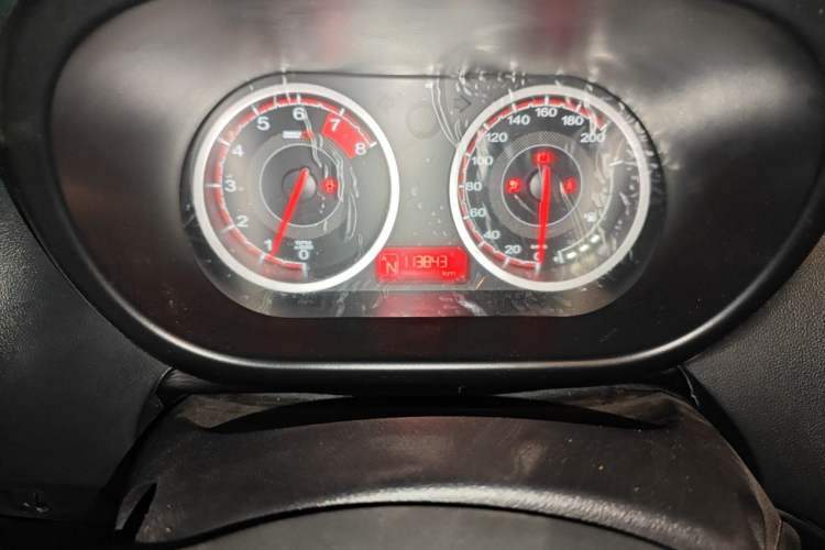 Used MG 3SW 2015 1.5L AMT Elite Model Odometer Close Up