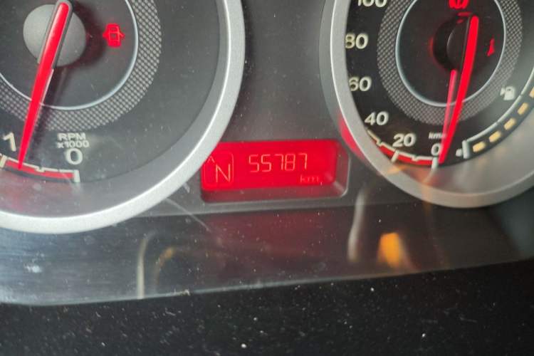 Used MG 3SW 2015 1.5L AMT Elite Model Odometer Close Up