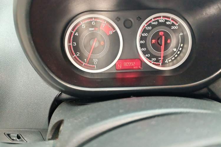 Used MG 3SW 2015 1.5L AMT Elite Model Odometer Close Up