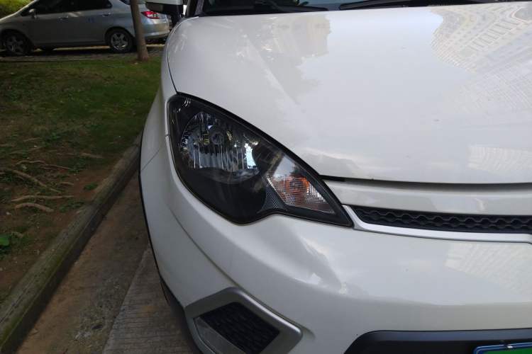 Used MG 3SW 2015 1.5L AMT Elite Model Right Front Headlight