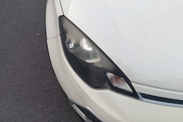 Used MG 3SW 2015 1.5L AMT Elite Model Right Front Headlight