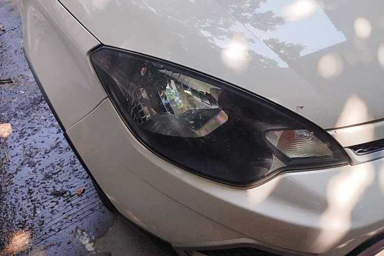 Used MG 3SW 2015 1.5L AMT Elite Model Right Front Headlight