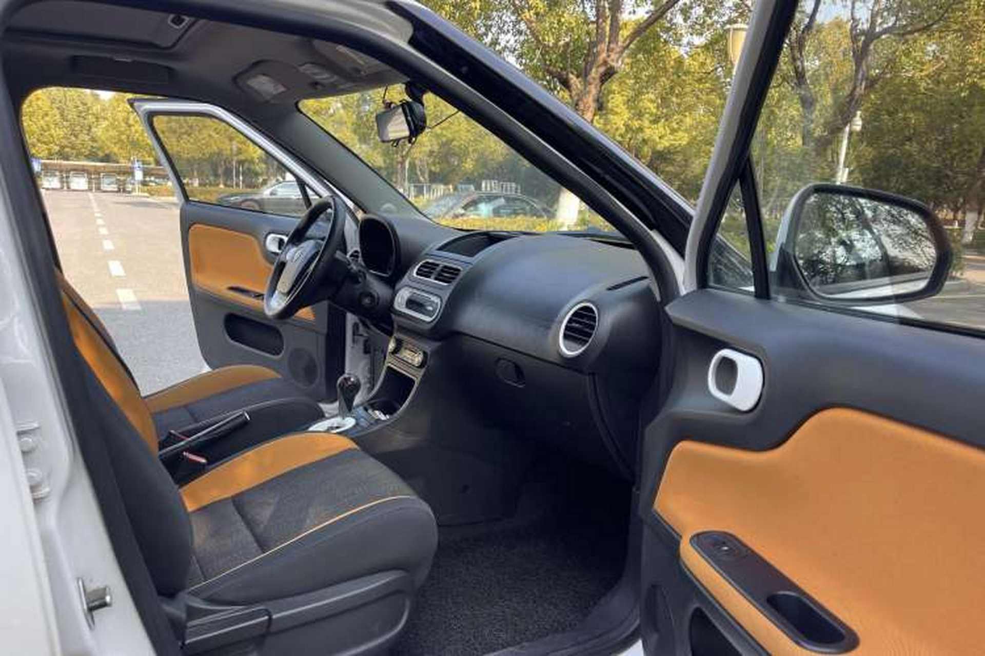 Used MG 3SW 2015 1.5L AMT Elite Model Right Front Seat