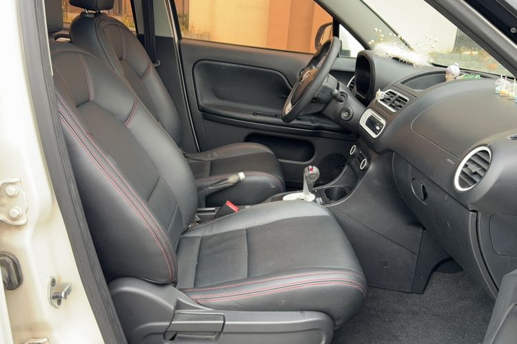 Used MG 3SW 2015 1.5L AMT Elite Model Right Front Seat