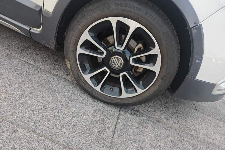 Used MG 3SW 2015 1.5L AMT Elite Model Right Front Wheel Hub
