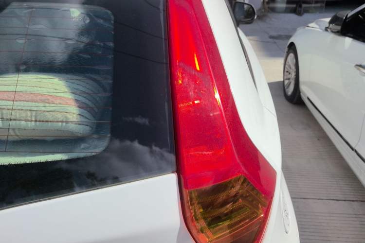 Used MG 3SW 2015 1.5L AMT Elite Model Right Rear Taillight