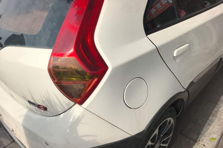 Used MG 3SW 2015 1.5L AMT Elite Model Right Rear Taillight