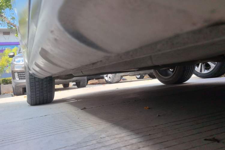 Used MG 3SW 2015 1.5L AMT Elite Model Right Side Sill