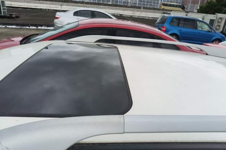 Used MG 3SW 2015 1.5L AMT Elite Model Roof
