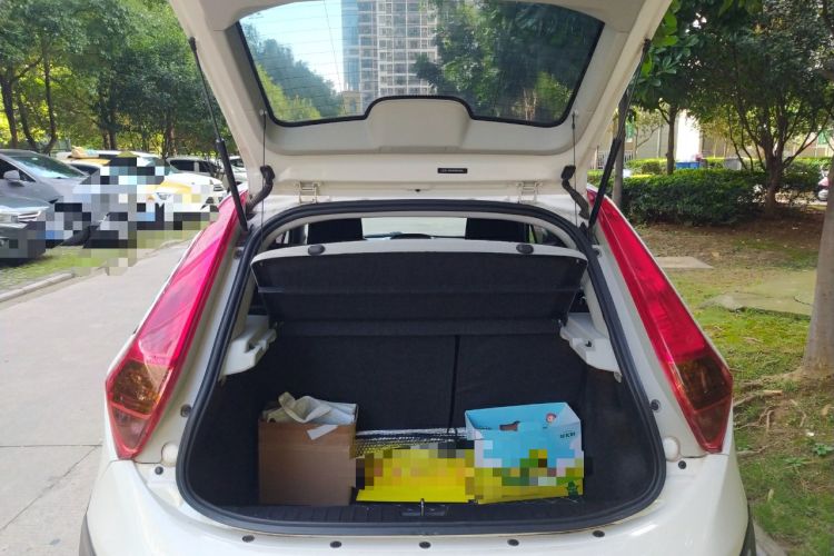 Used MG 3SW 2015 1.5L AMT Elite Model Trunk