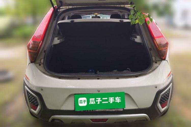 Used MG 3SW 2015 1.5L AMT Elite Model Trunk
