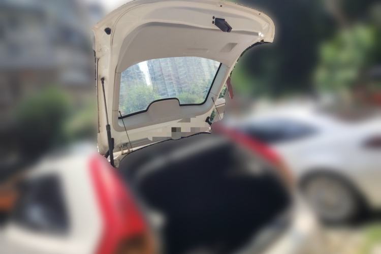 Used MG 3SW 2015 1.5L AMT Elite Model Trunk