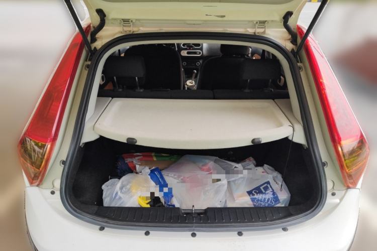 Used MG 3SW 2015 1.5L AMT Elite Model Trunk