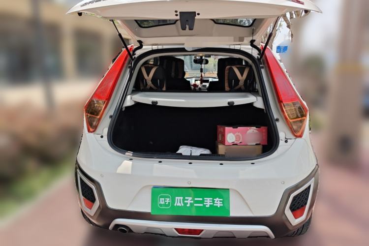 Used MG 3SW 2015 1.5L AMT Elite Model Trunk