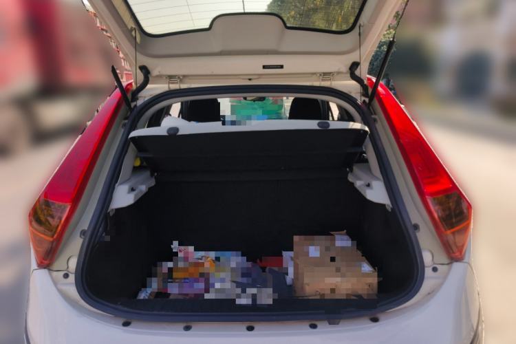 Used MG 3SW 2015 1.5L AMT Elite Model Trunk