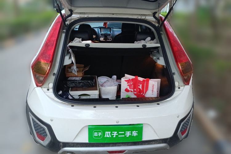 Used MG 3SW 2015 1.5L AMT Elite Model Trunk