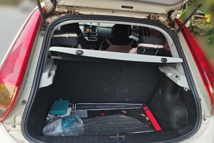 Used MG 3SW 2015 1.5L AMT Elite Model Trunk