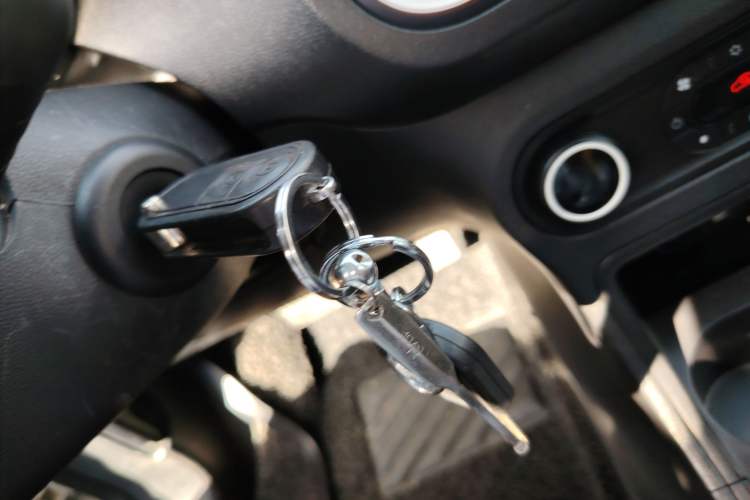 Used MG 3SW 2015 1.5L AMT Elite Model Vehicle Key