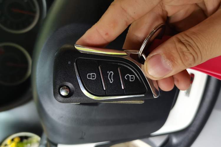 Used MG 3SW 2015 1.5L AMT Elite Model Vehicle Key