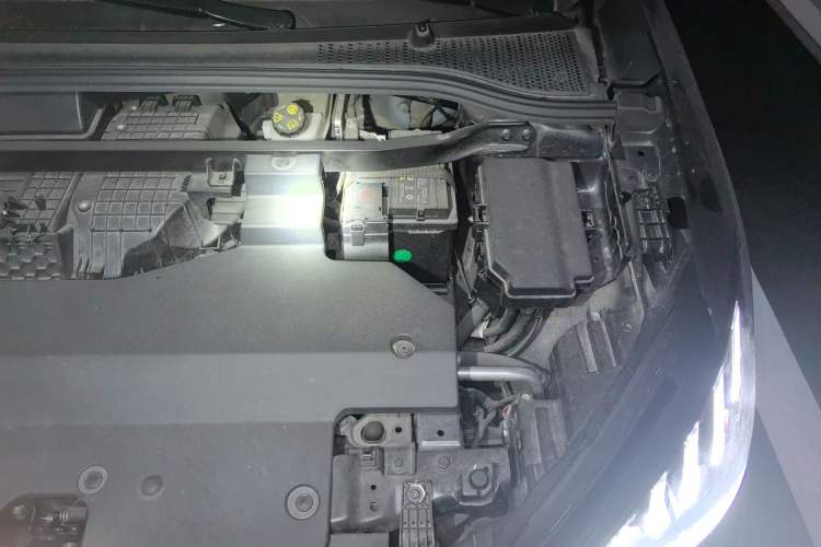 Used MG 4 EV 2022 425 km Flagship Edition Engine Bay Left