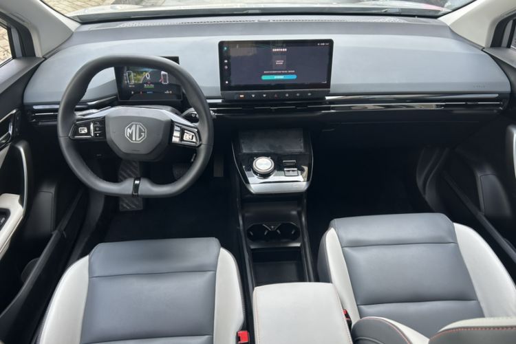 Used MG 4 EV 2023 415 km Range Sea-Champion Executive Edition Interior 3