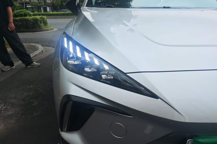 Used MG 4 EV 2022 520 km Flagship Edition Right Front Headlight