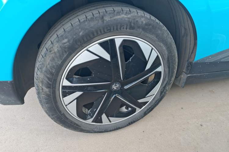 Used MG 4 EV 2022 425 km Luxury Edition Exterior 8