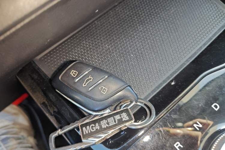 Used MG 4 EV 2022 425 km Luxury Edition Interior 1