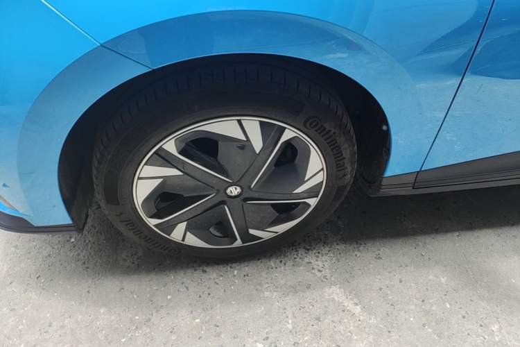 Used MG 4 EV 2022 425 km Luxury Edition Left Front Wheel Hub