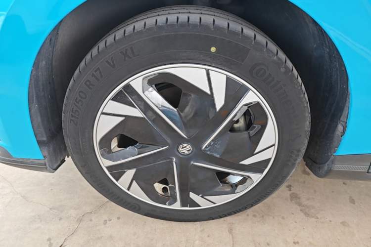 Used MG 4 EV 2022 425 km Luxury Edition Left Front Wheel Hub