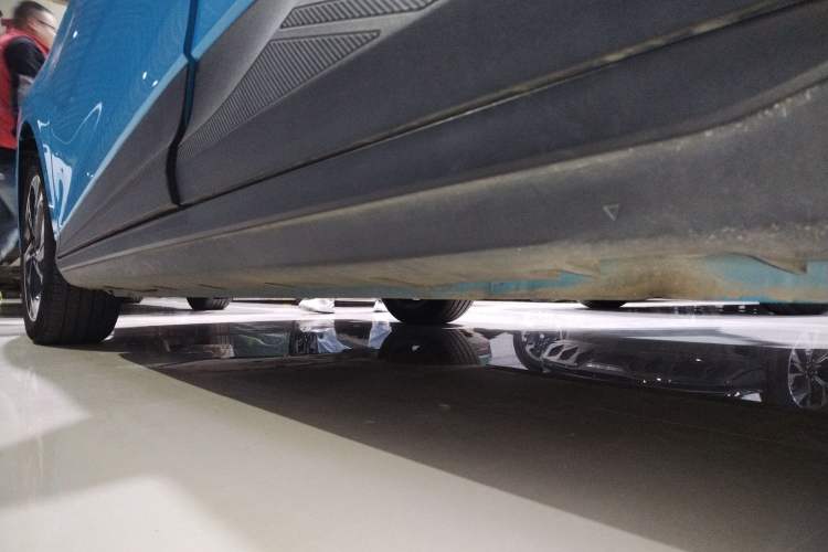 Used MG 4 EV 2022 425 km Fashion Edition Left Side Sill