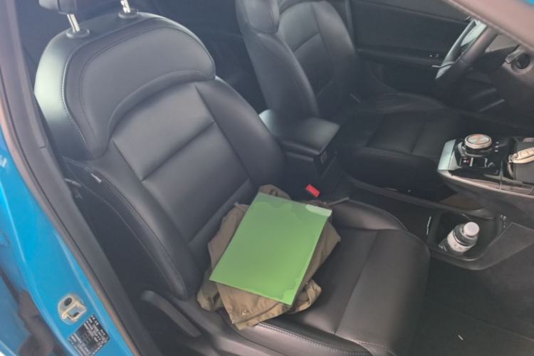 Used MG 4 EV 2022 425 km Luxury Edition Right Front Seat