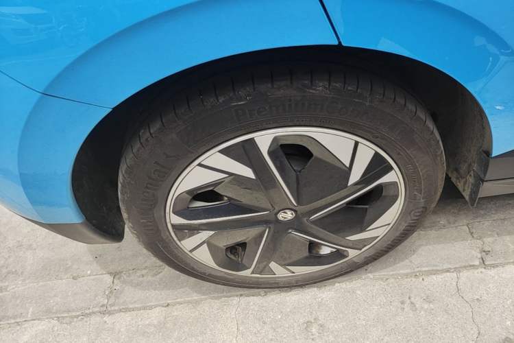 Used MG 4 EV 2022 425 km Luxury Edition Right Rear Wheel Hub