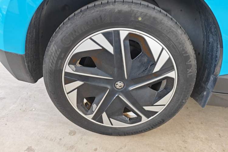 Used MG 4 EV 2022 425 km Luxury Edition Right Rear Wheel Hub