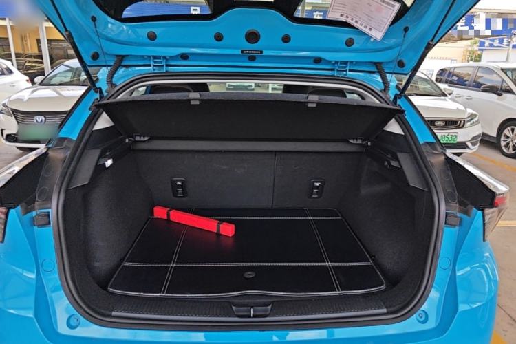 Used MG 4 EV 2022 425 km Luxury Edition Trunk